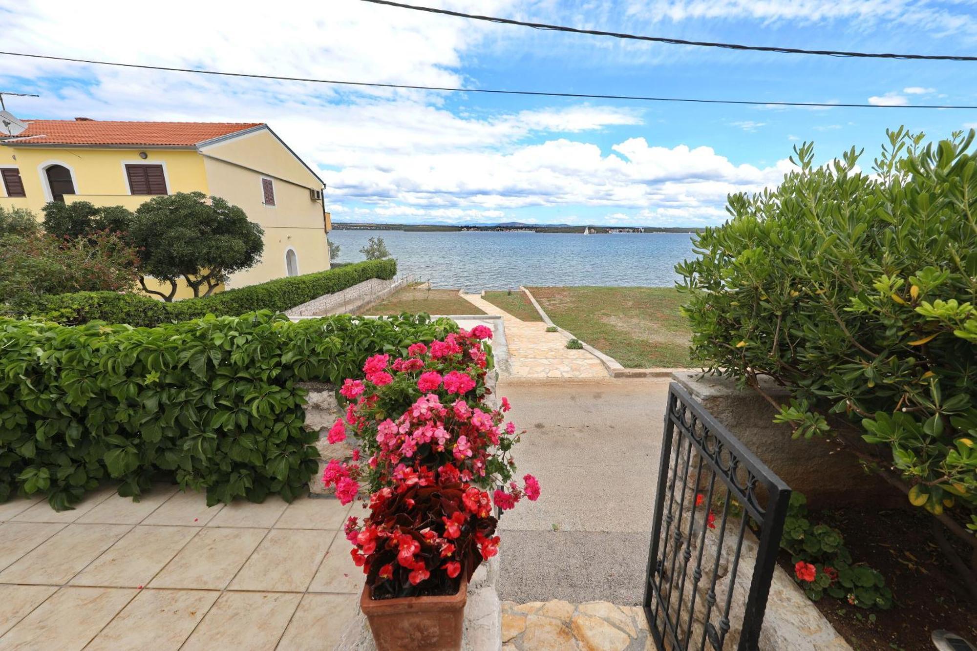 Apartment Blazenka - 20M From The Sea Ткон Экстерьер фото